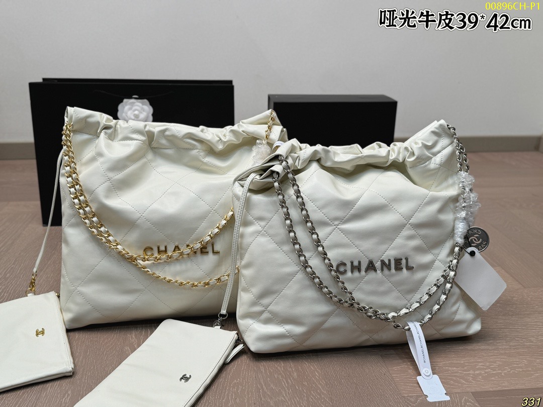 Chanel 22bag size: 39*42cm (medium)