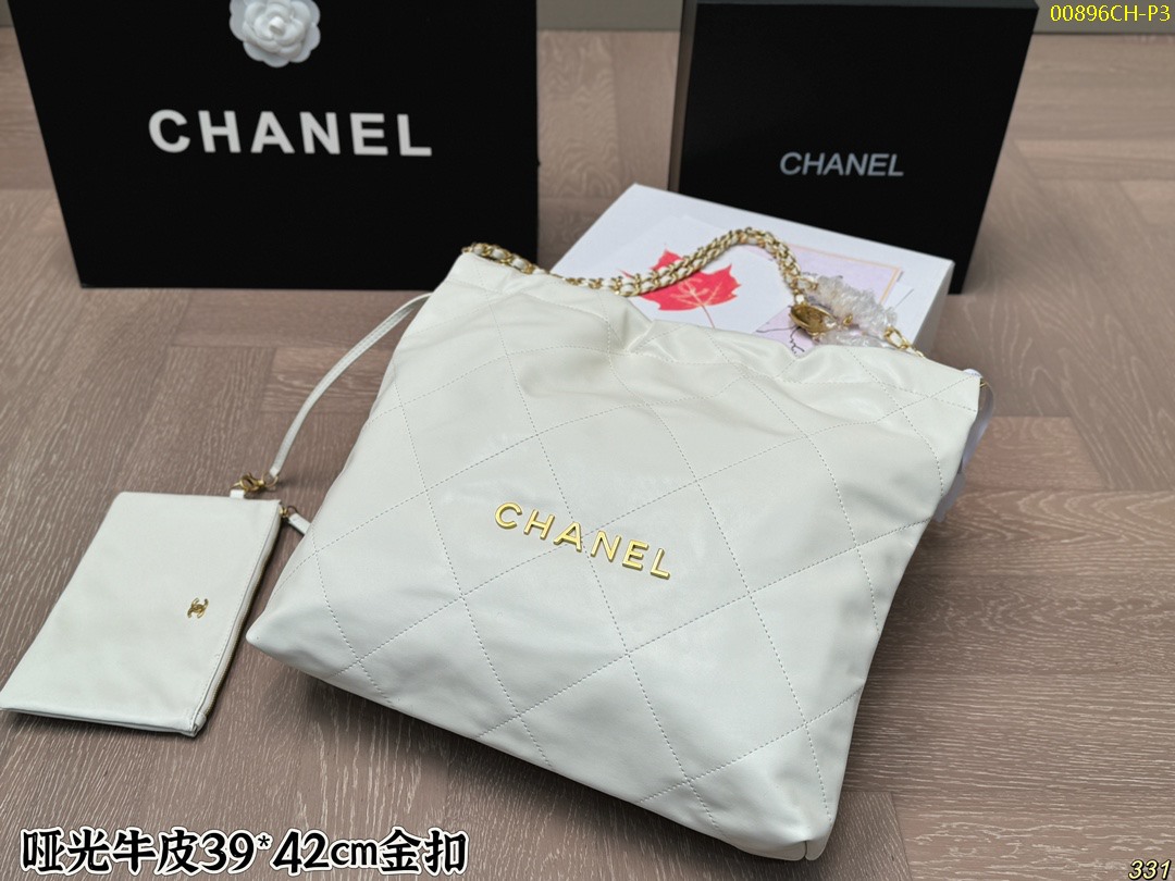 Chanel 22bag size: 39*42cm (medium)