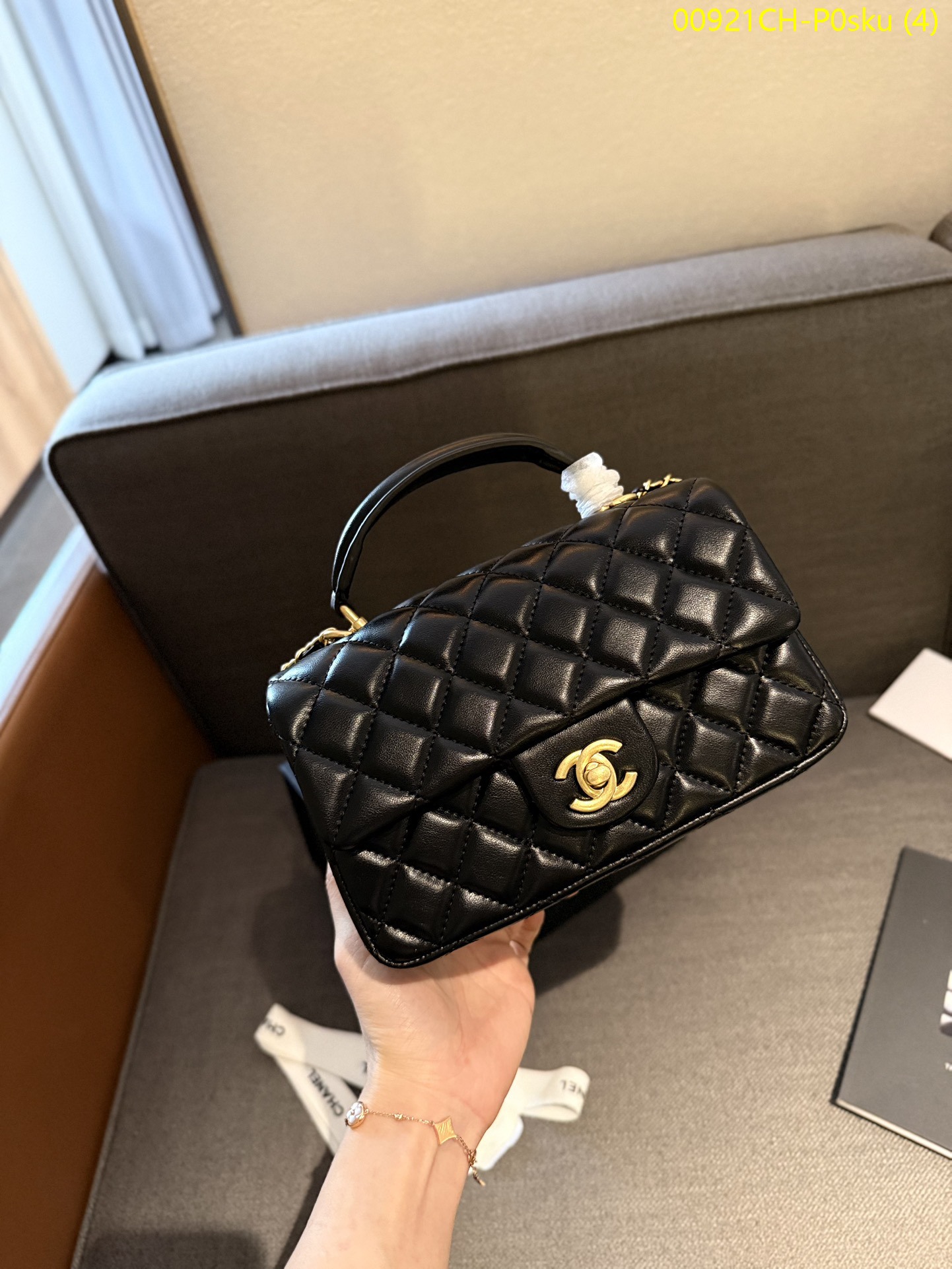 Chanel handle mini cf handle size: 20*12*6cm