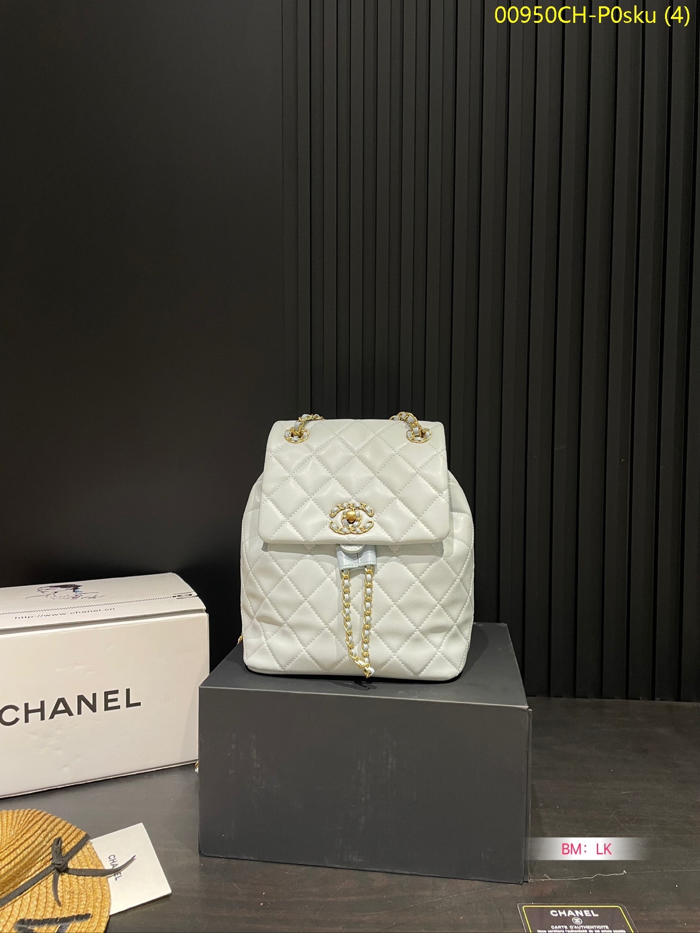 Chanel pure leather backpack Size: 20*23cm