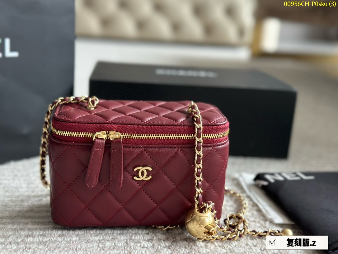 Chanel Gold Ball Small Box Lambskin Size: 16*10cm