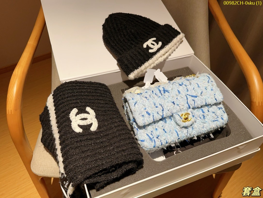 Chanel wool cf size 25cm