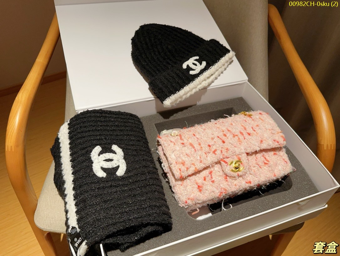 Chanel wool cf size 25cm