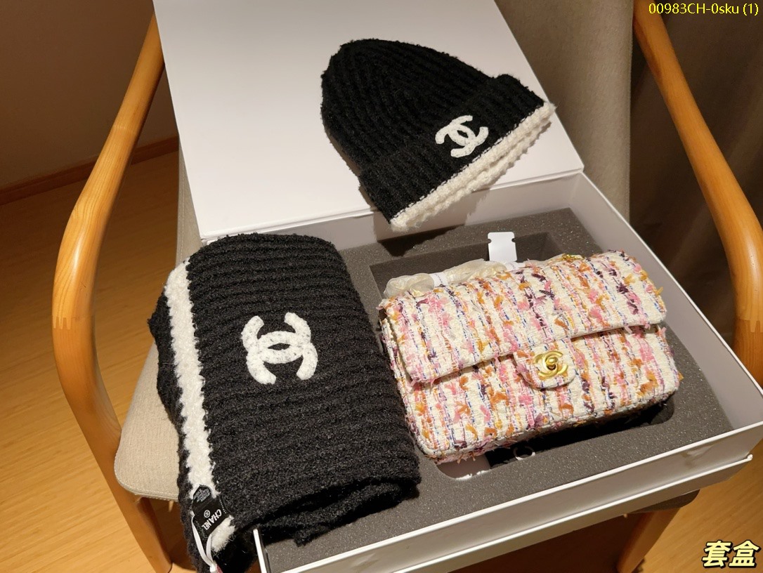 Chanel wool cf size 25cm