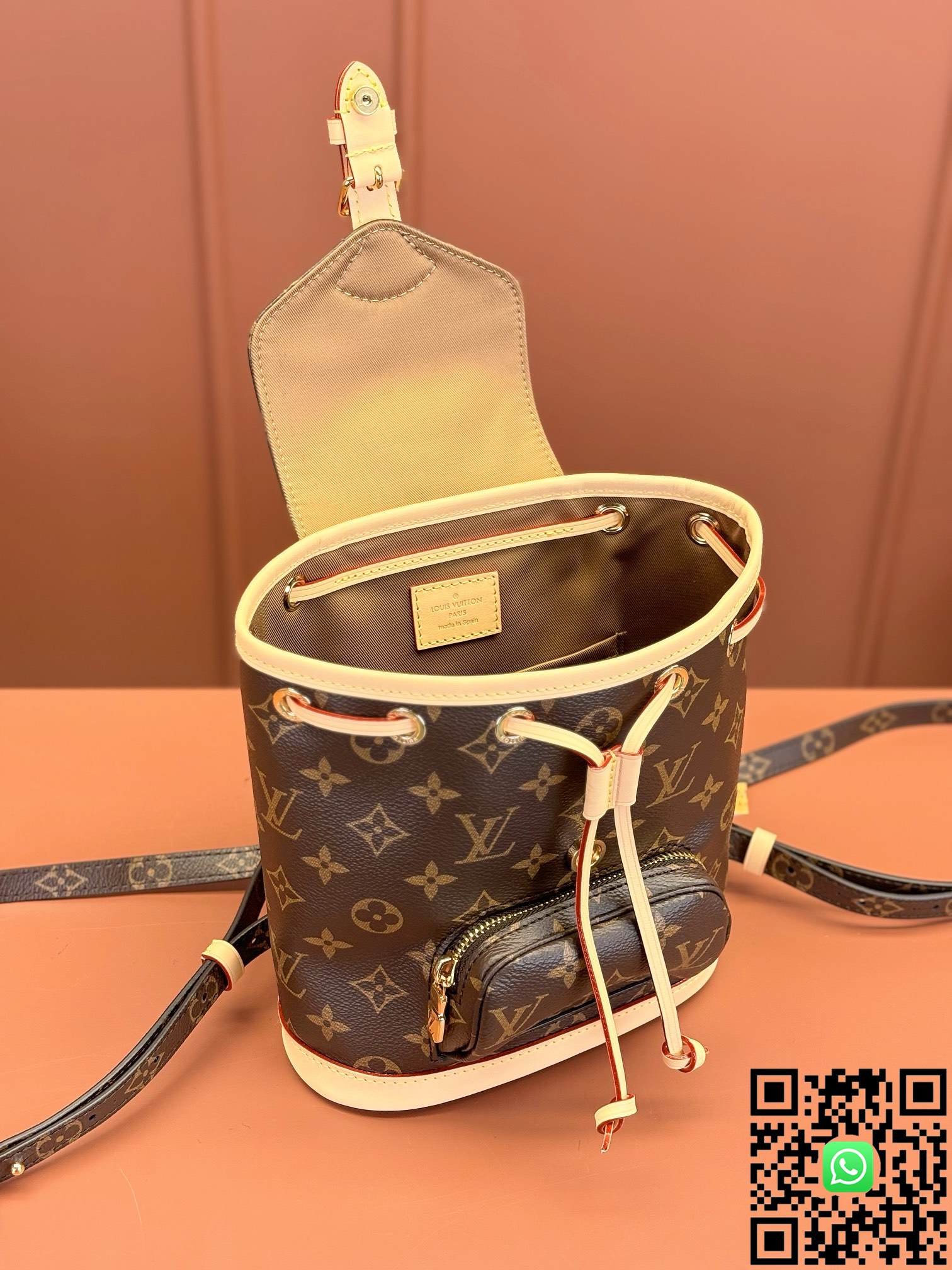 M11199	Louis Vuitton	Montsouris backpack Bag size:24x25x12cm