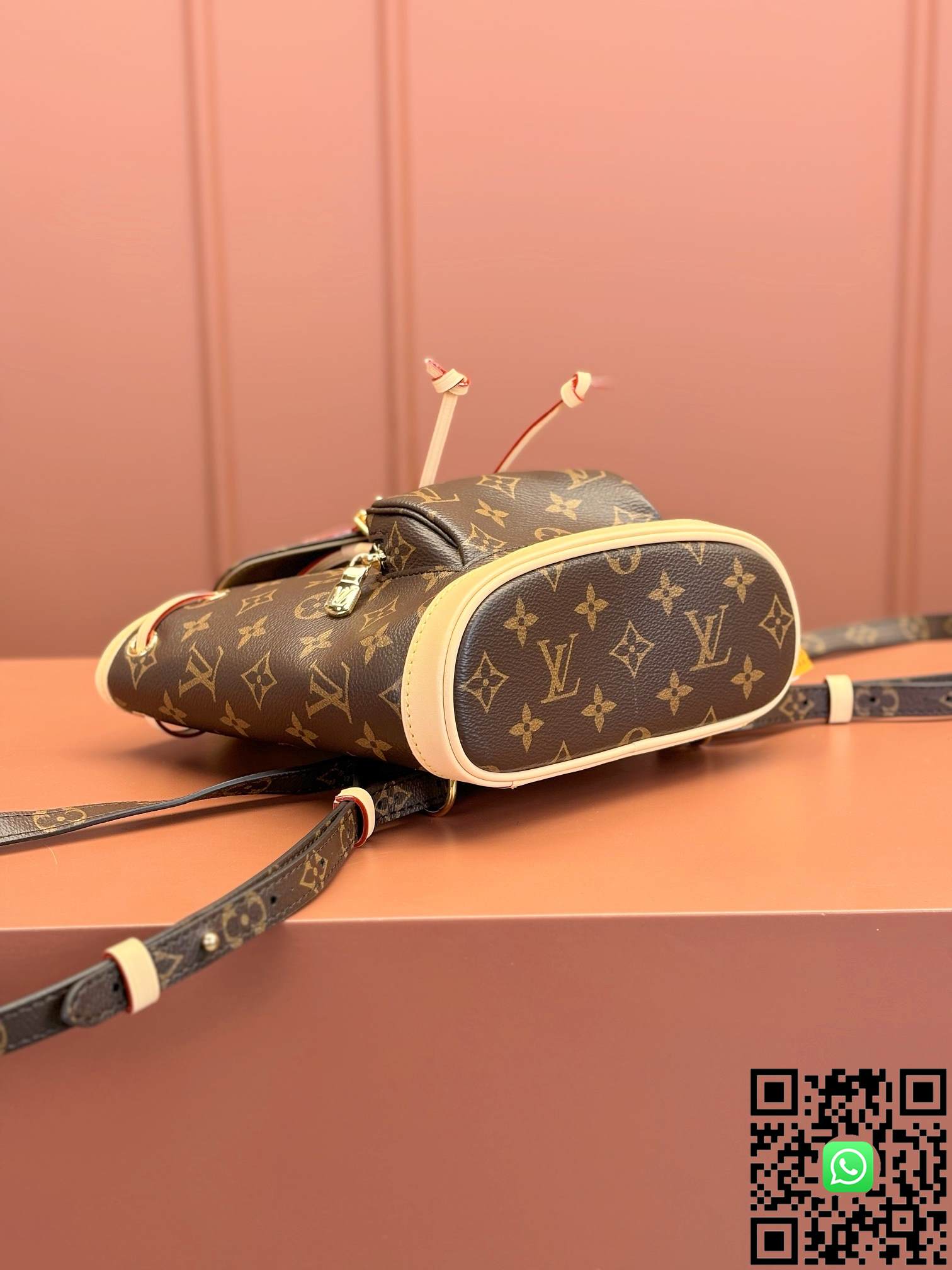 M11199	Louis Vuitton	Montsouris backpack Bag size:24x25x12cm