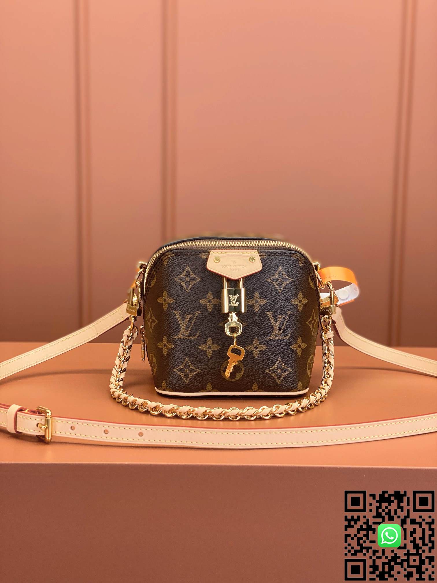 M47096	Louis Vuitton	Just In Case handbag	size:	13x14x11.5cm