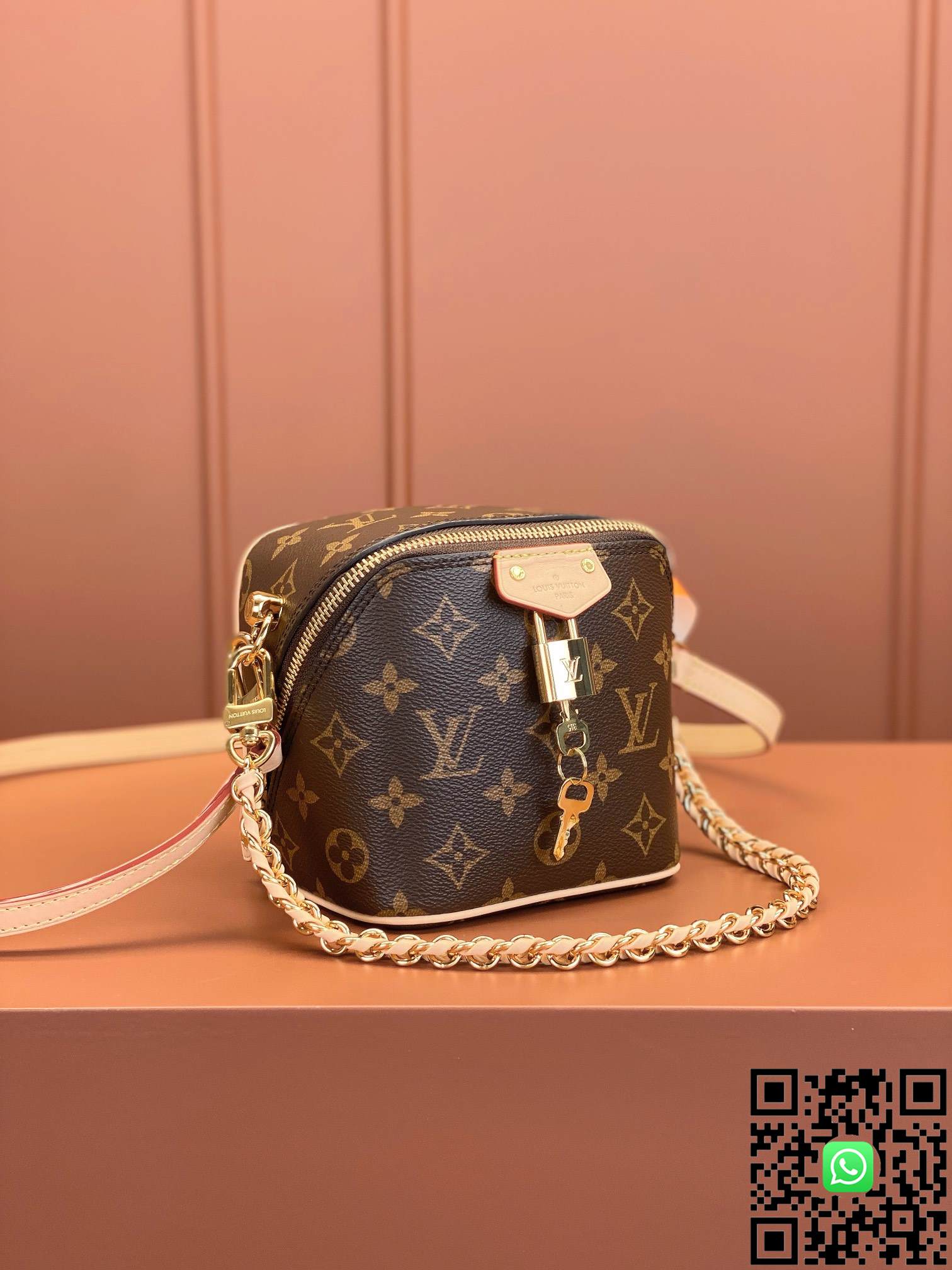 M47096	Louis Vuitton	Just In Case handbag	size:	13x14x11.5cm