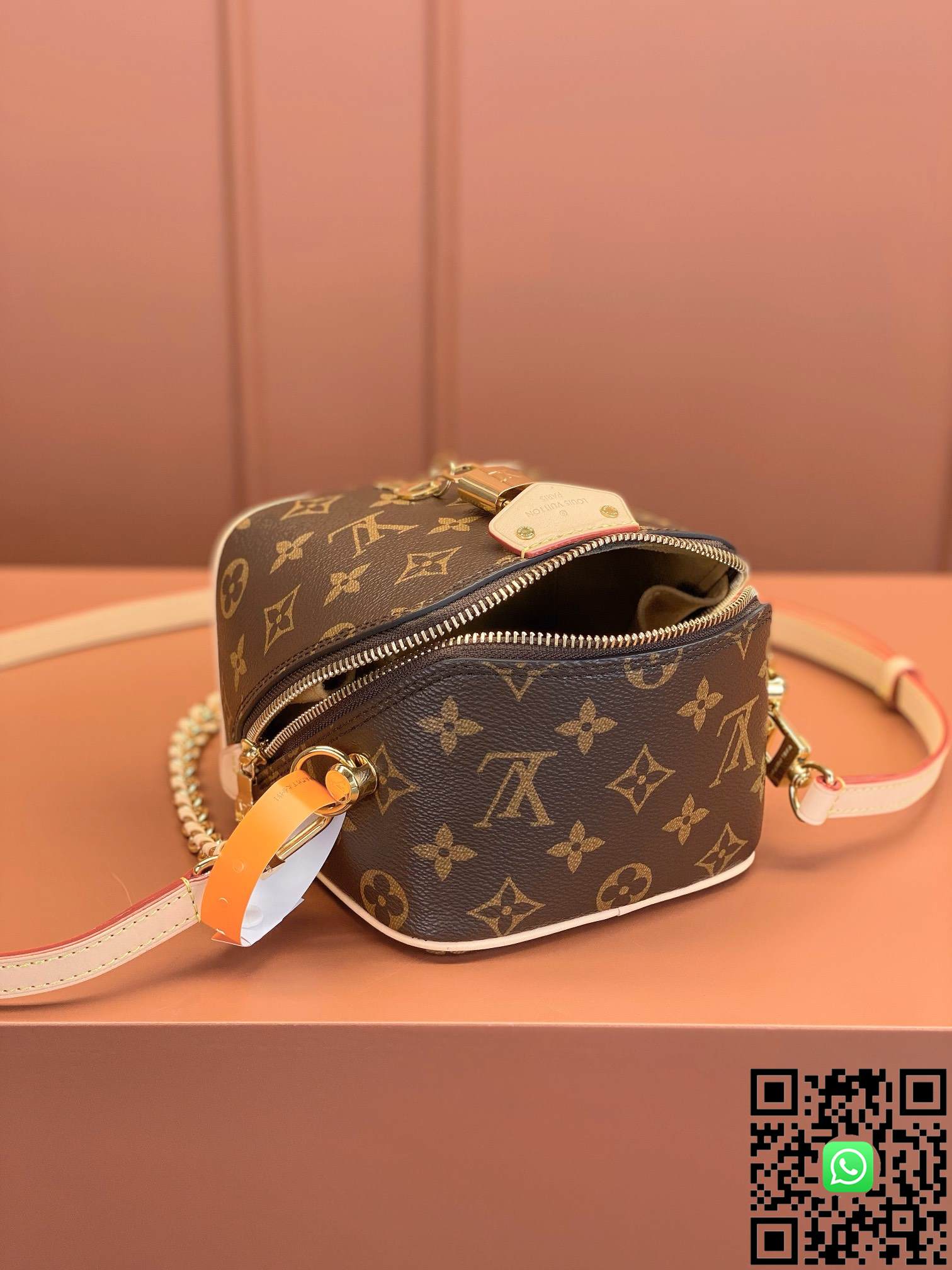 M47096	Louis Vuitton	Just In Case handbag	size:	13x14x11.5cm