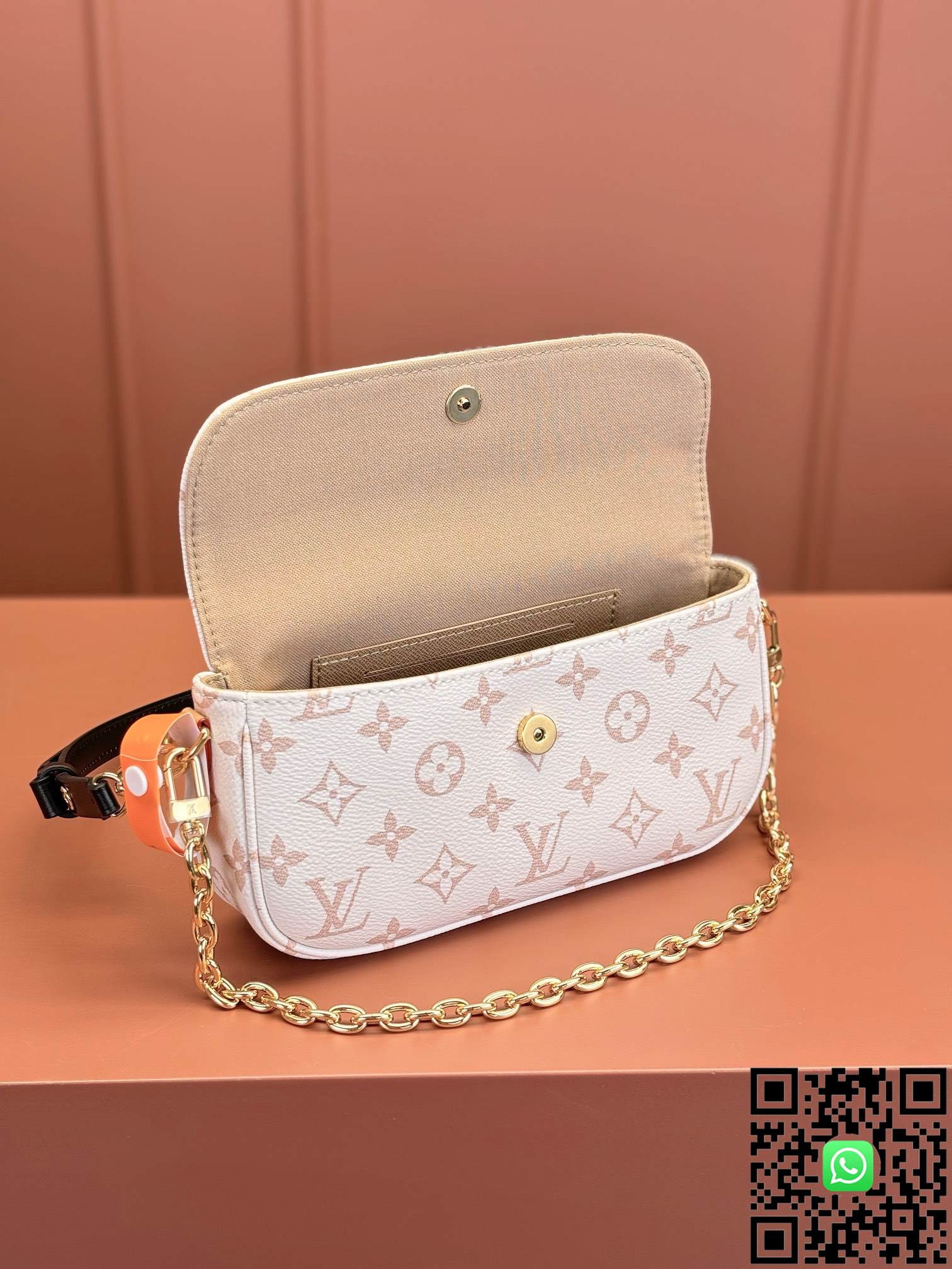 M83091	Louis Vuitton	WALLET ON CHAIN IVY Handbag	size:	23.5x12x4.3cm