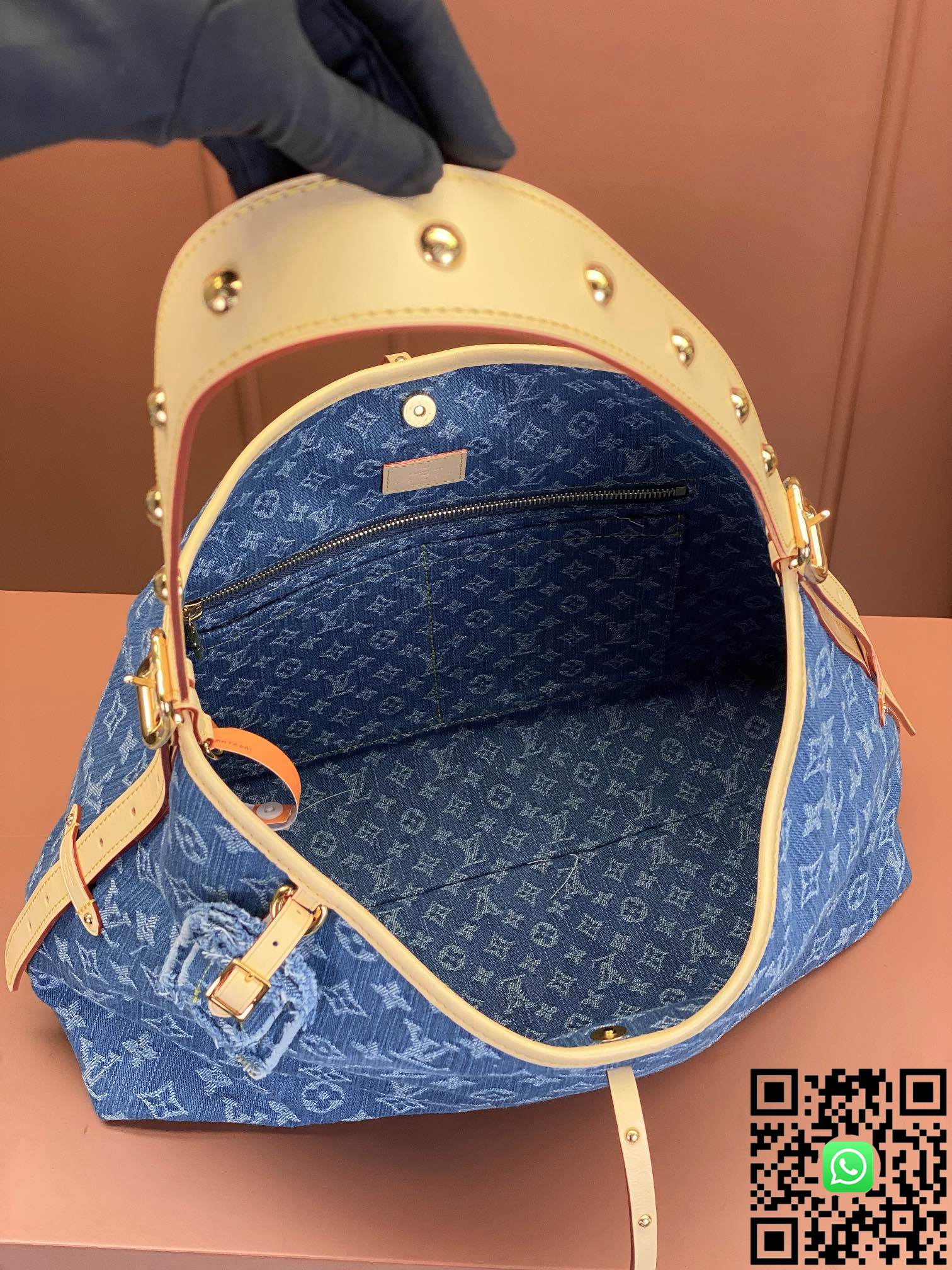 M46855	Louis Vuitton	CARRYALL Medium Handbag size:39x30x15CM