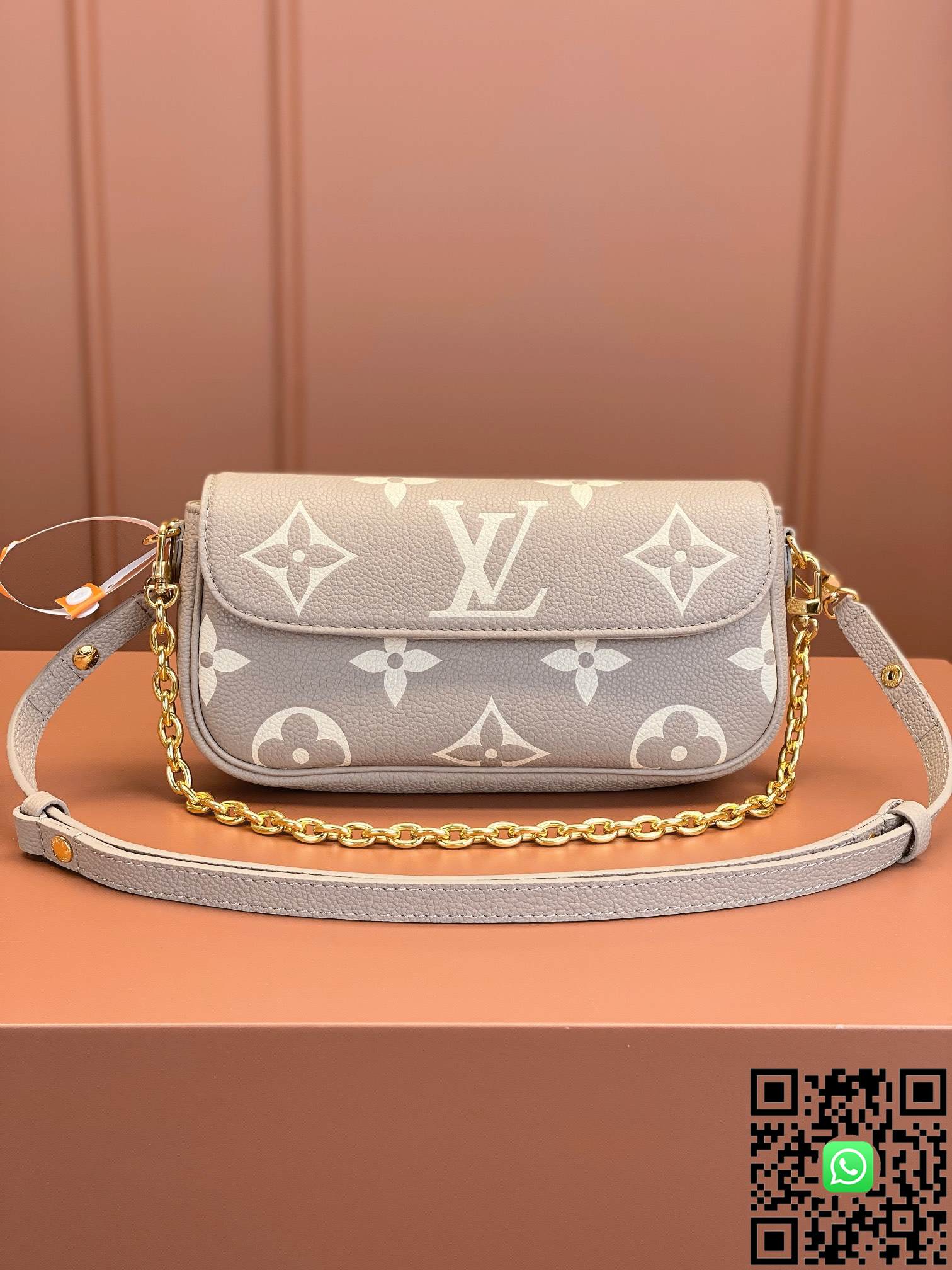 M82211	Louis Vuitton	WALLET ON CHAIN IVY Handbag	size:	23.5x12x4.3cm 