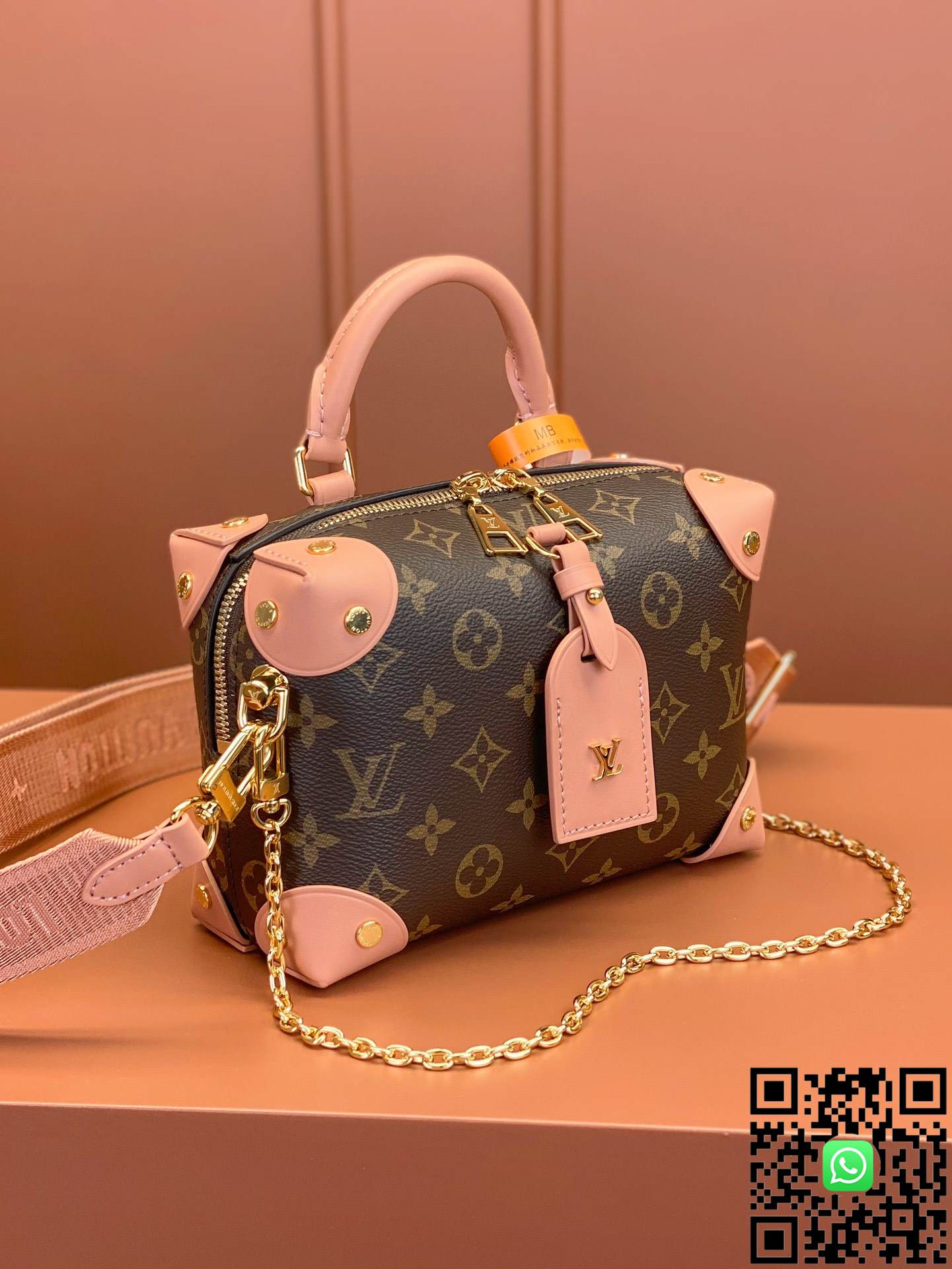 M45531	Louis Vuitton	PETITE MALLE SOUPLE handbag	size:	20x14x7.5cm