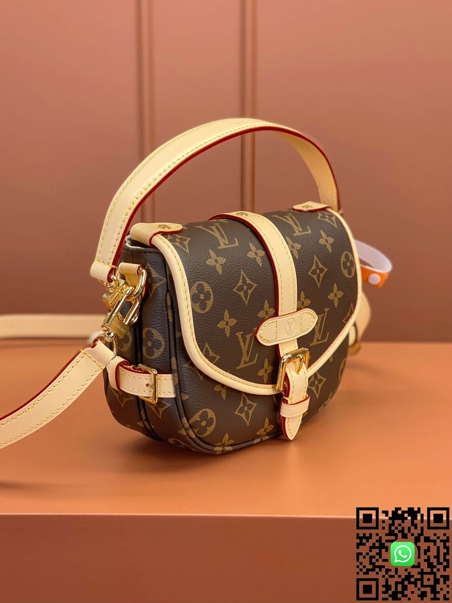 M46740	Louis Vuitton	SAUMUR BB handbag size:20x16x7.5cm 