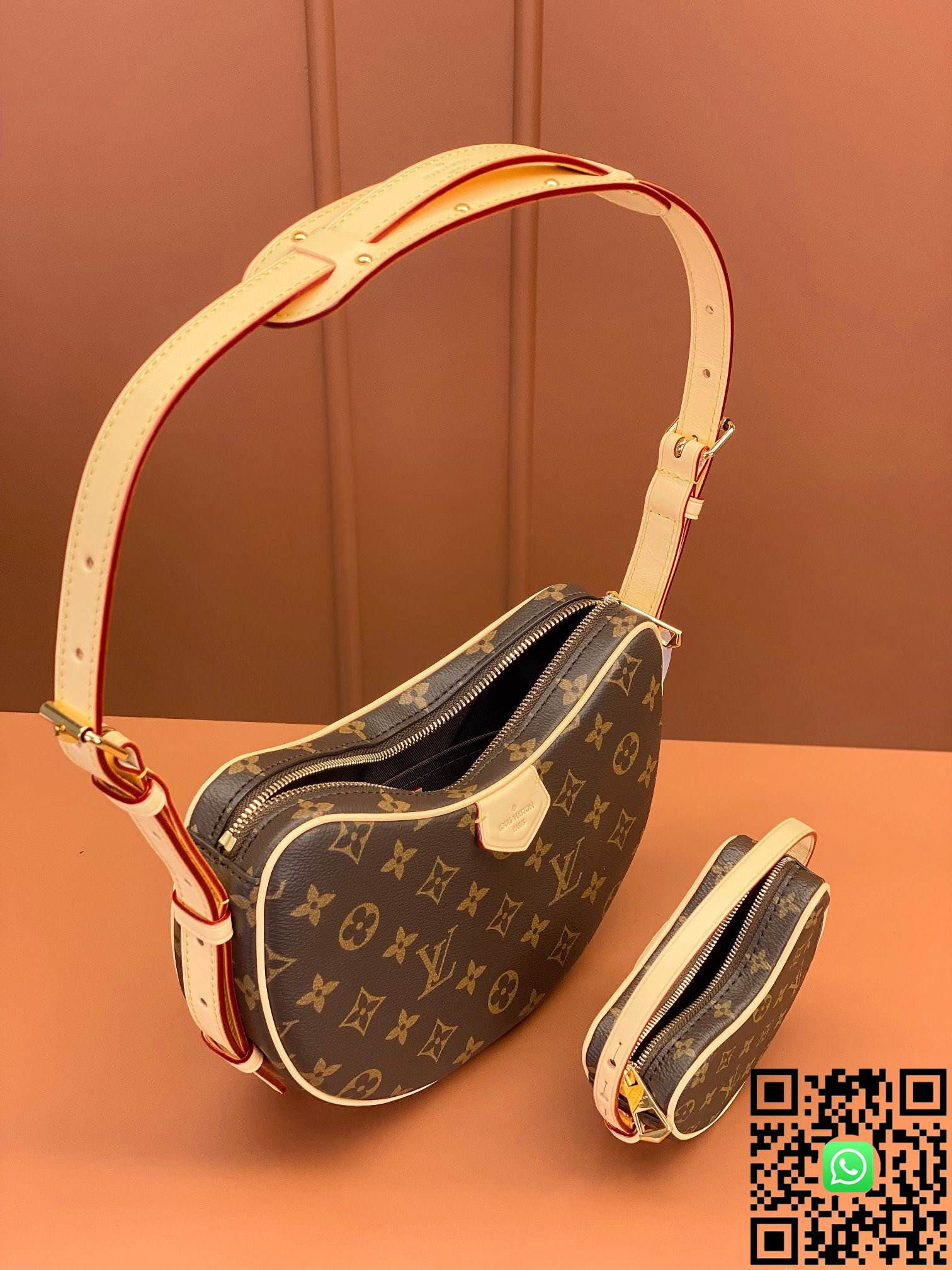 M46828	Louis Vuitton	CROISSANT Medium Handbag	size:	25x15x5cm