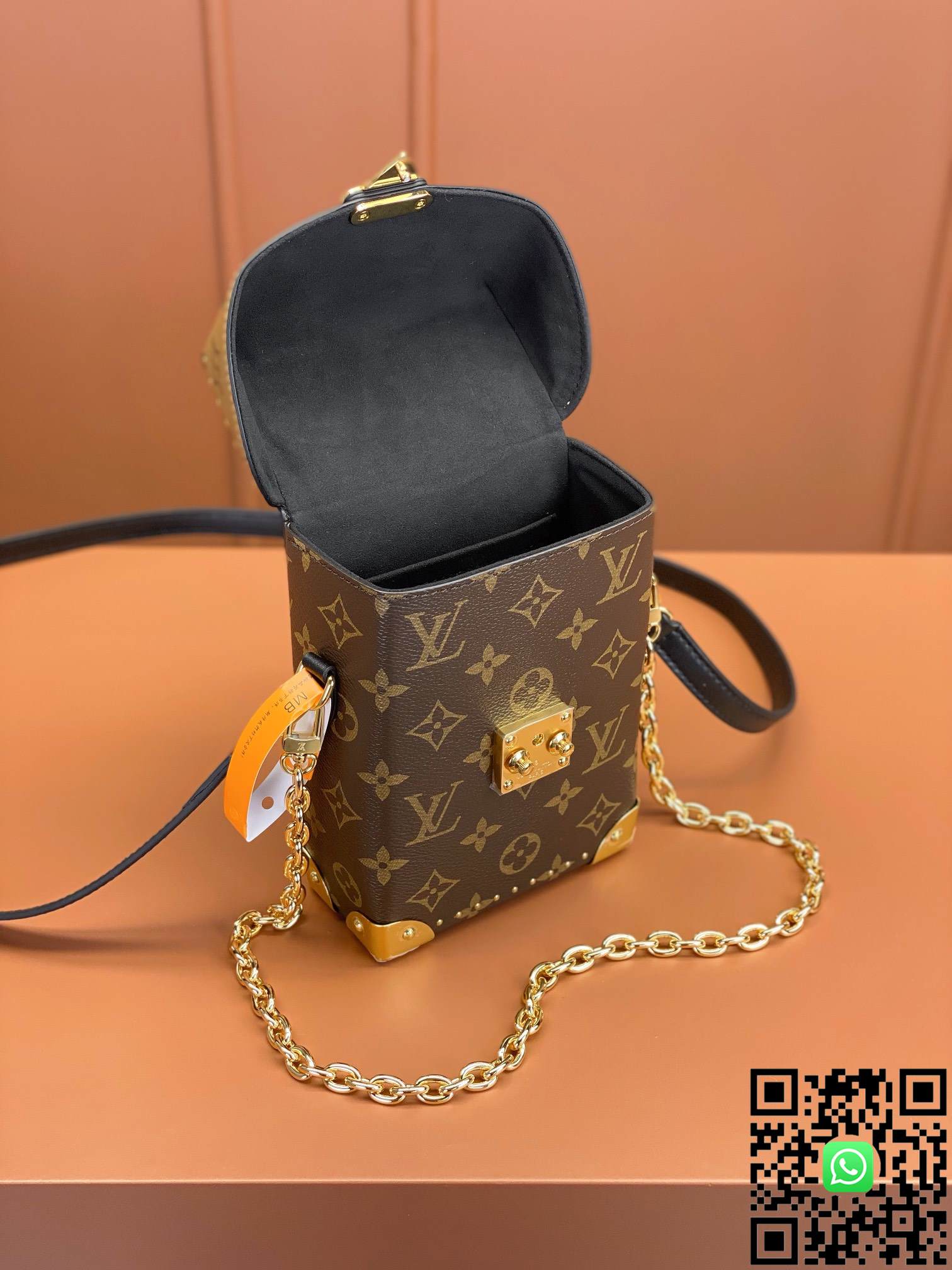 M82465	Louis Vuitton CAMERA BOX handbag size:12.5x17.6x6cm