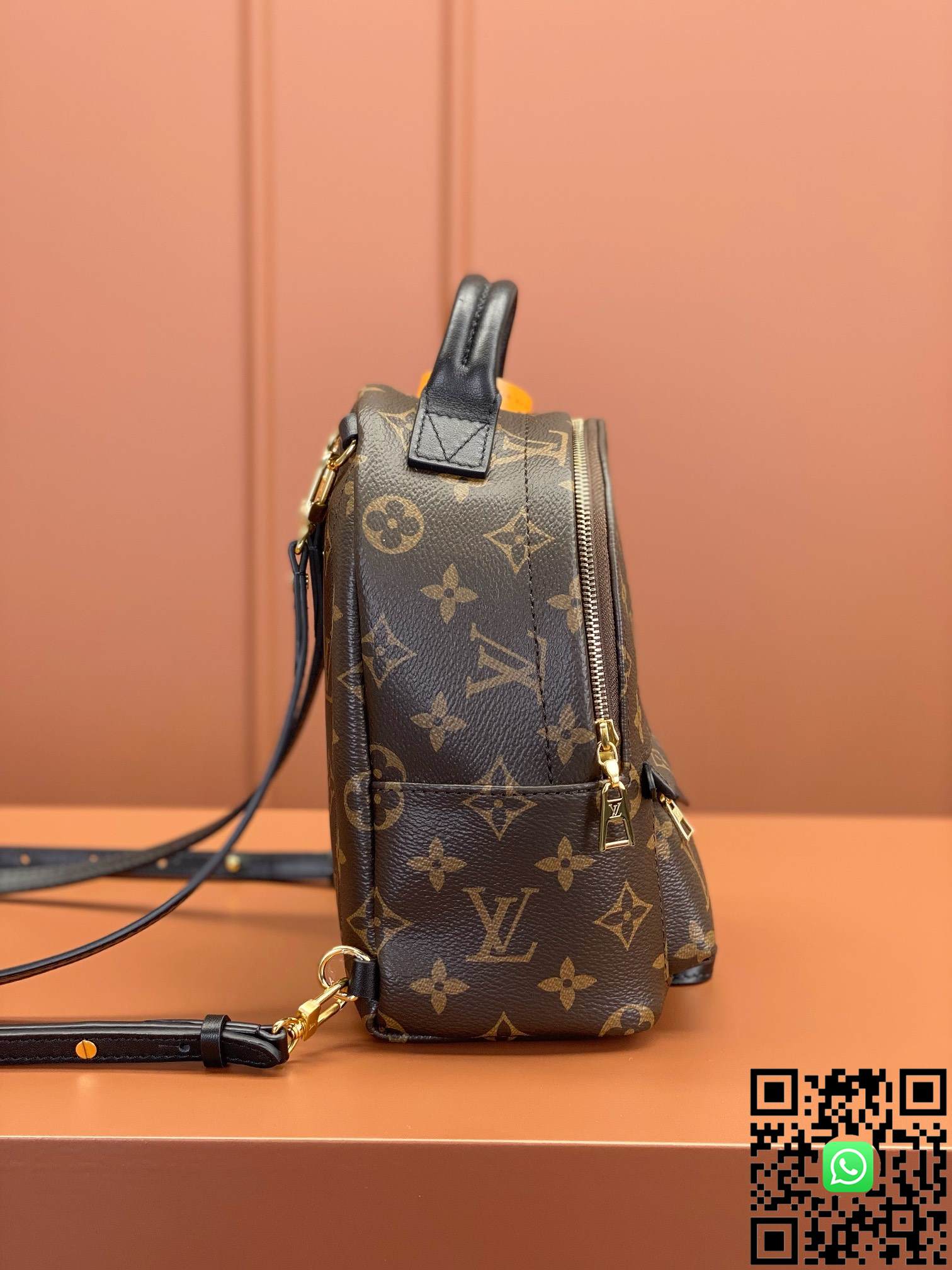 M44873 Louis Vuitton PALM SPRINGS Mini Backpack size:17x22x10cm