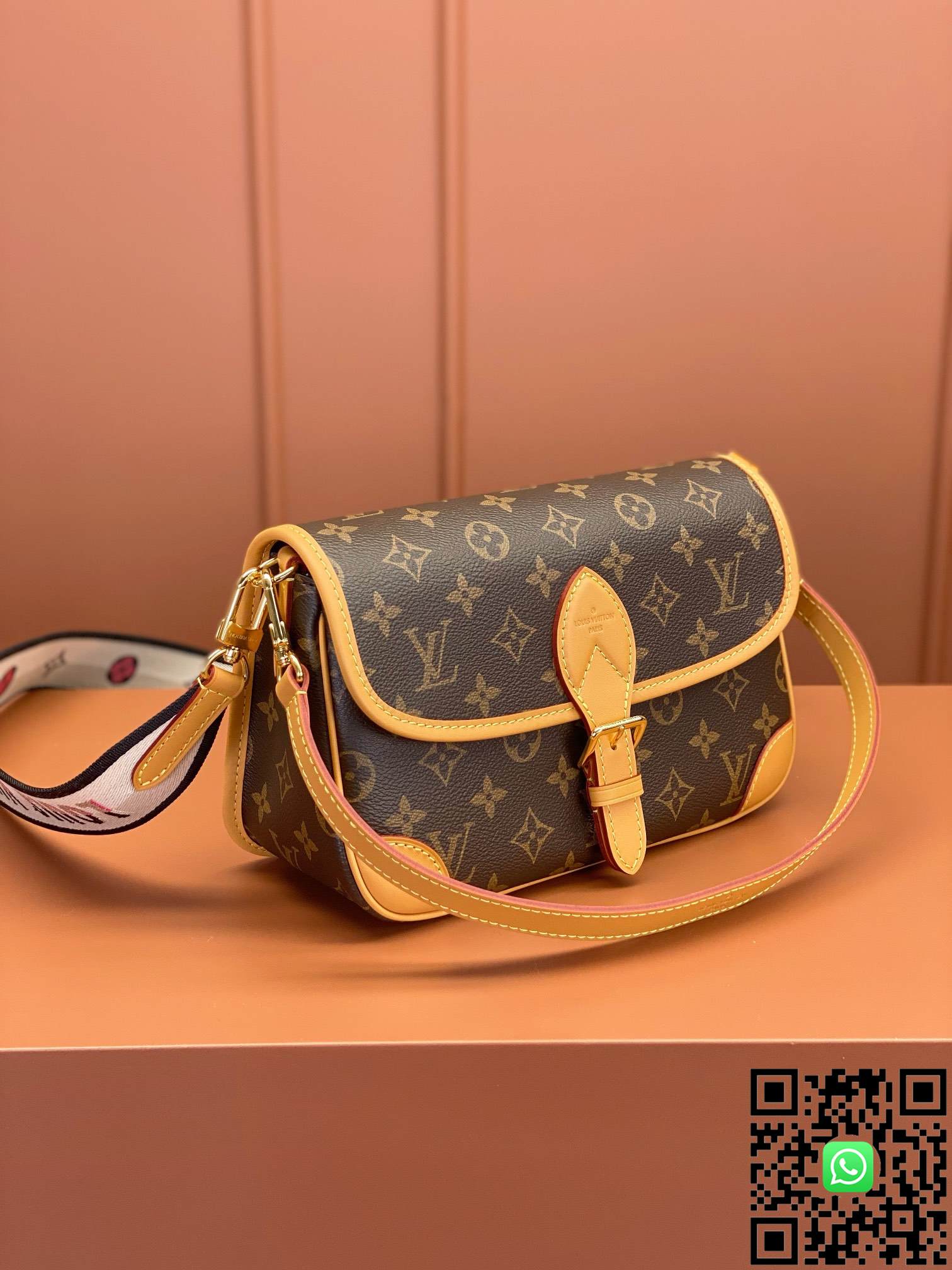 M45985	Louis Vuitton DlANE handbag size:9x15x24cm